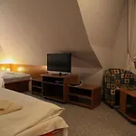 Tiberia Πανσιόν 4*