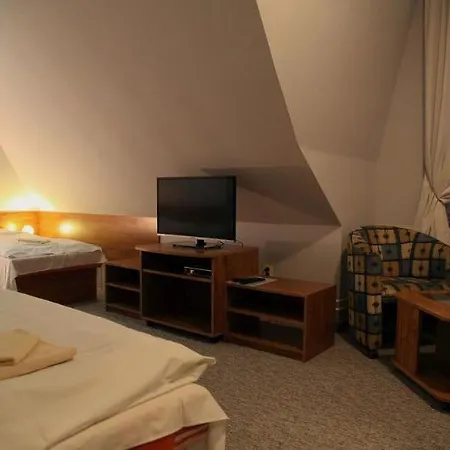 Tiberia Konukevi 4*