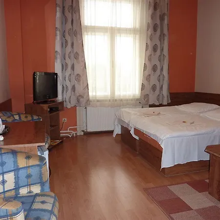Konukevi Tiberia 4*