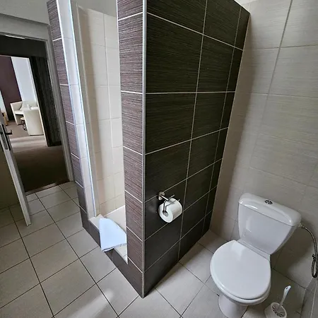 Konukevi Tiberia 4*
